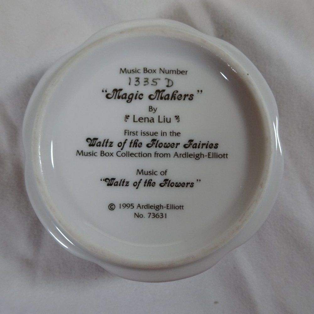 Vintage 1995 "Magic Makers" by Lena Liu music box 1335D - Picture 4 of 6